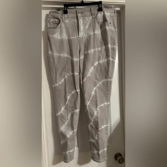 Old Navy Tie-Dye Rockstar Super Skinny High Ride Jeans - size 16, EUC - Picture 7 of 7